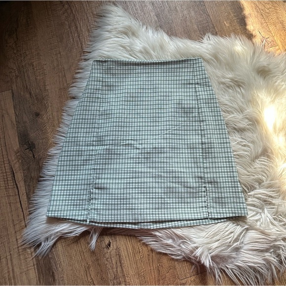 BRANDY MELVILLE Plaid Cara Mini Skirt - Picture 4 of 7